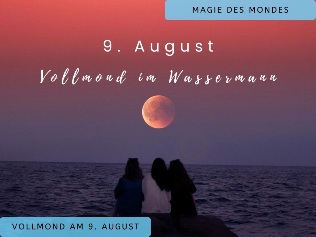 Drei Frauen von hinten sitzen auf Meeresfelsen und betrachten den Vollmond.